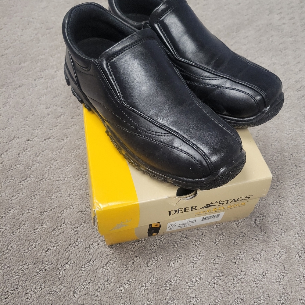 Deerstage boys shoes 2.5